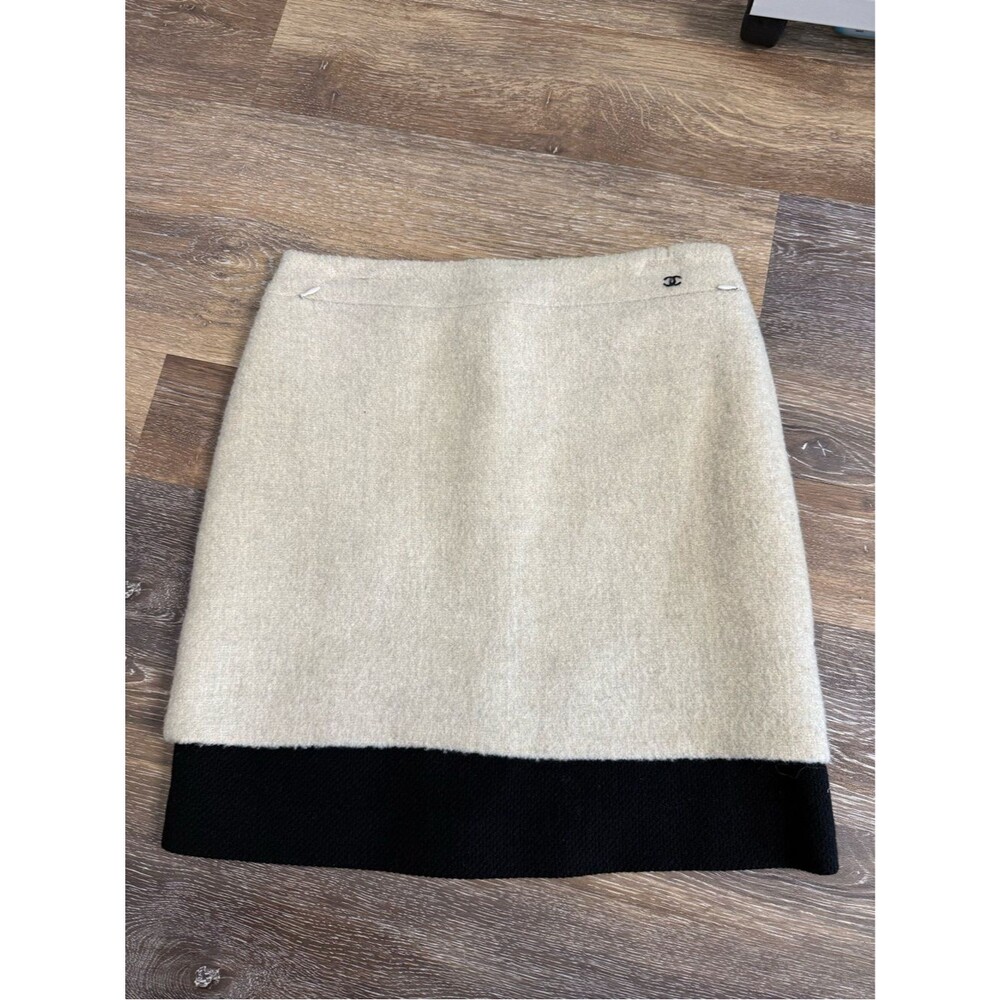 Chanel Wool Cashmere Mini Skirt Beige Black Trim Silk Lined FR 42 AS IS